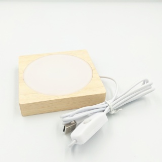 Drewniana podstawka LED kwadrat 6000K USB