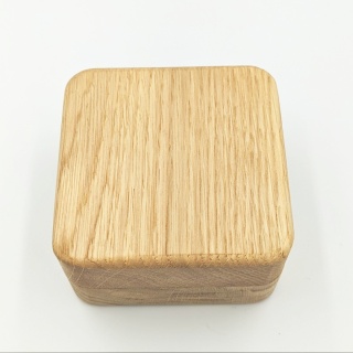 Drewniane pudełko na biżuterię dąb 7 x 7cm
